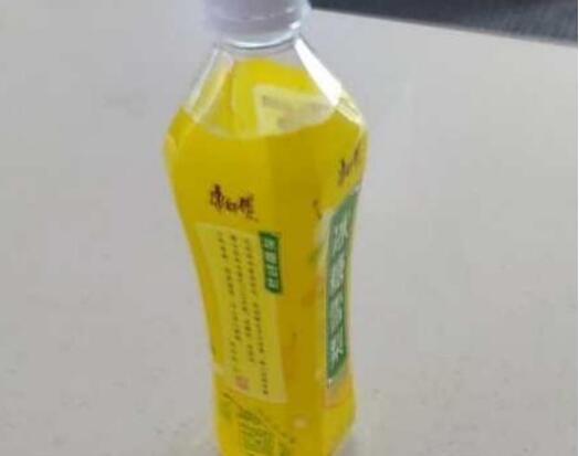 金属探测门厂家：小伙带火机油过安检被拦截实为不该